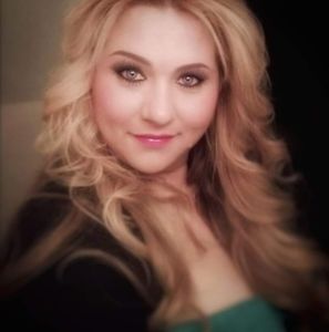 Meet your Posher, Monica